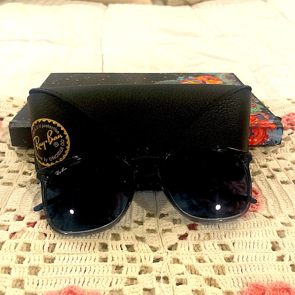 RayBan Sunnies/very delicate, thin arms/face